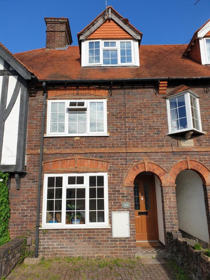 Lotus Pod House Homestay Horsell Exterior foto