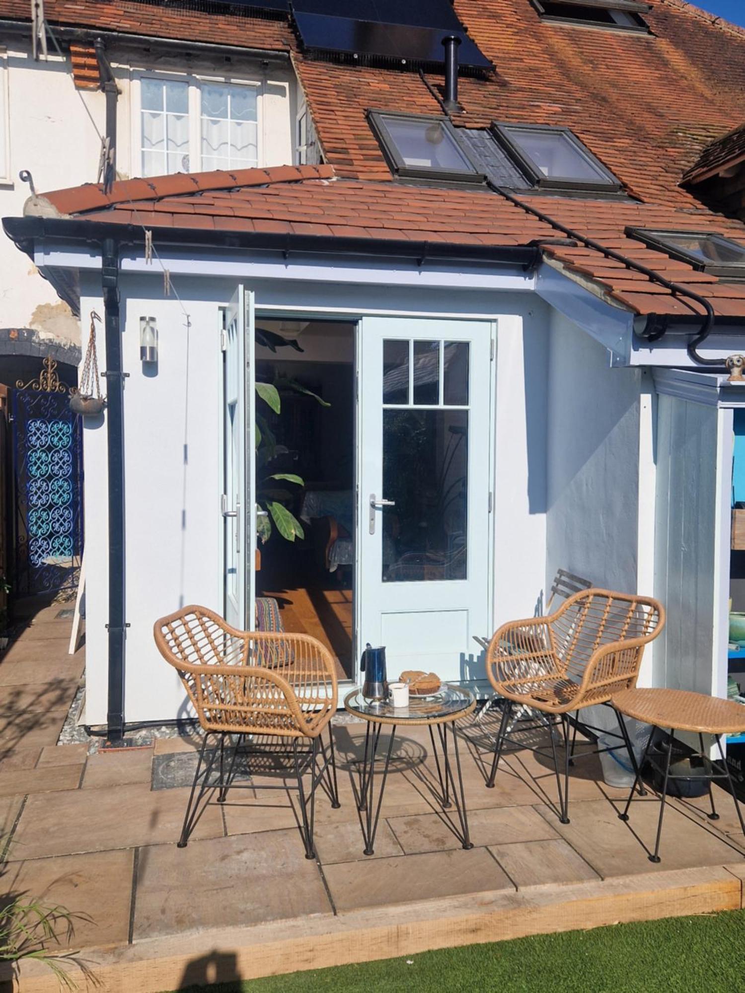 Lotus Pod House Homestay Horsell Exterior foto